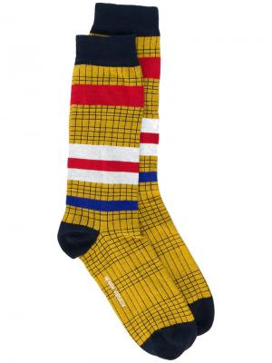 Клетчатые носки с полосками Henrik Vibskov. Цвет: жёлтый и оранжевый