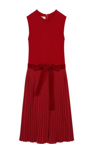 Платье с плиссированной юбкой и бархатным поясом Caf. Цвет: бордовый