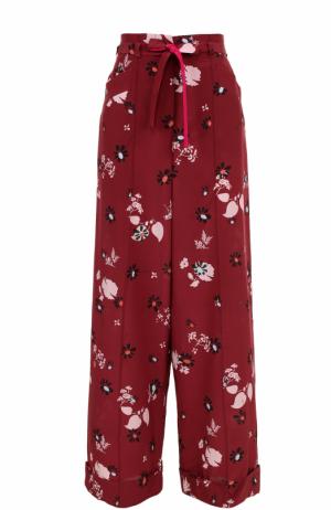 Шелковые брюки с цветочным принтом и поясом Valentino. Цвет: бордовый