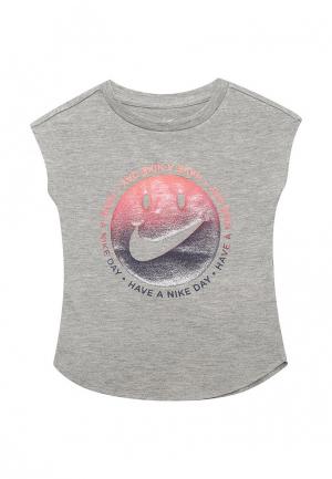 Футболка Nike. Цвет: серый