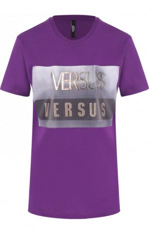 Хлопковая футболка с логотипом бренда Versus Versace. Цвет: фиолетовый
