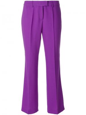Расклешенные брюки с плиссировкой Boutique Moschino. Цвет: розовый и фиолетовый