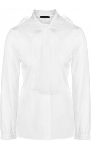 Однотонная шелковая блуза с воротником аскот Emporio Armani. Цвет: белый