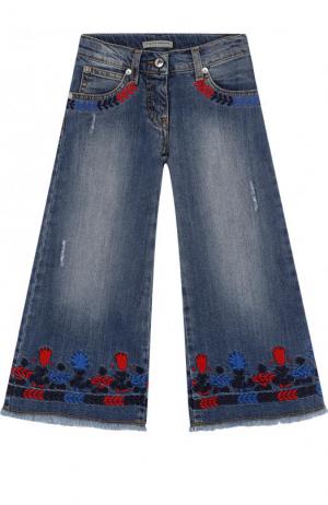 Расклешенные джинсы с вышивкой и декоративными потертостями Ermanno Scervino. Цвет: синий