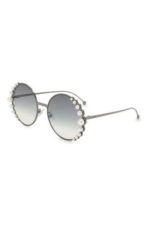 Солнцезащитные очки Fendi. Цвет: серый