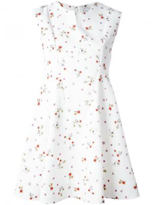 Платье с цветочным принтом Carven. Цвет: белый