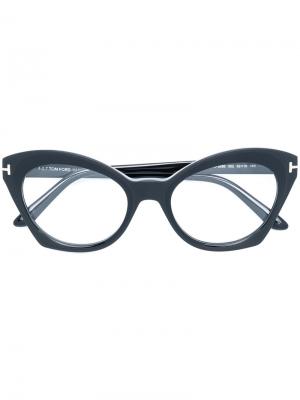 Солнцезащитные очки TF5456 в оправе кошачий глаз Tom Ford Eyewear. Цвет: чёрный