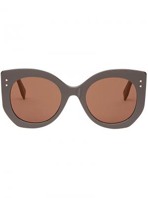 Солнцезащитные очки в объемной оправе Fendi Eyewear. Цвет: коричневый