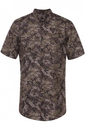 Хлопковая рубашка с короткими рукавами и камуфляжным принтом Dolce & Gabbana. Цвет: хаки