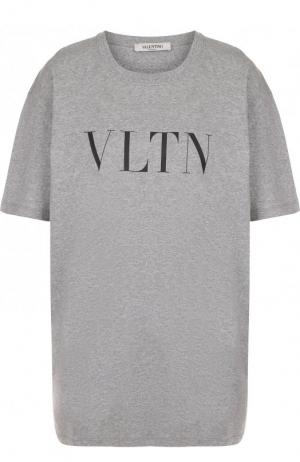 Хлопковая футболка с логотипом бренда Valentino. Цвет: серый