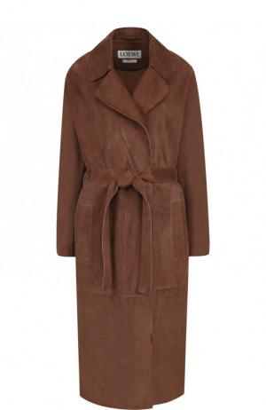 Однотонное замшевое пальто с поясом Loewe. Цвет: коричневый