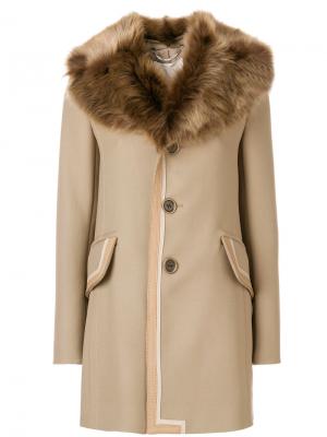 Однобортное пальто с меховым воротником Marc Jacobs. Цвет: телесный