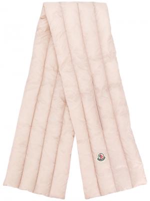 Стеганый шарф с логотипом Moncler. Цвет: розовый и фиолетовый