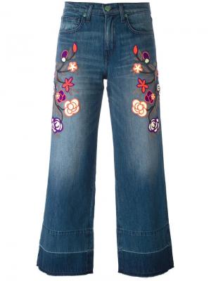 Укороченные джинсы с цветочной вышивкой Sandrine Rose. Цвет: синий