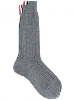 Классические носки Thom Browne. Цвет: серый