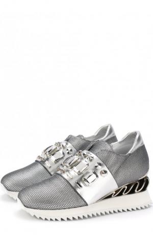 Комбинированные кроссовки с отделкой кристаллами Le Silla. Цвет: серебряный